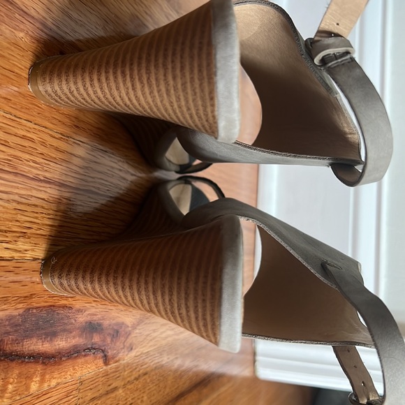 Dirty laundry black and tan heel sandals size 7 - Picture 10 of 10